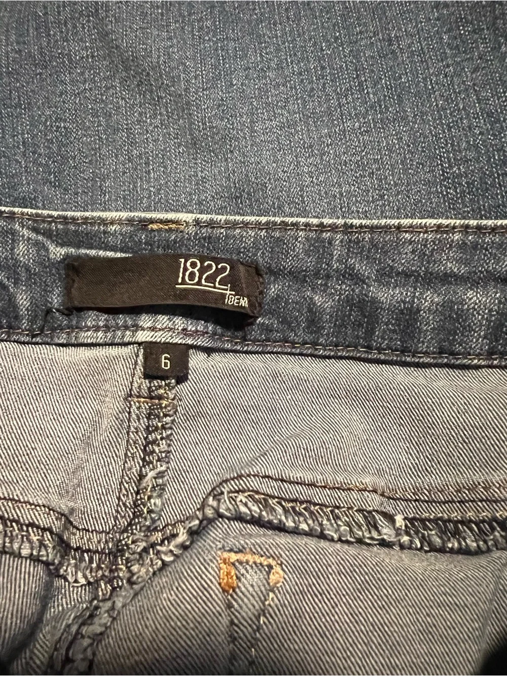 1822 Denim Women's Mid-Length Denim Bermuda Jorts Shorts in Blue SZ 6